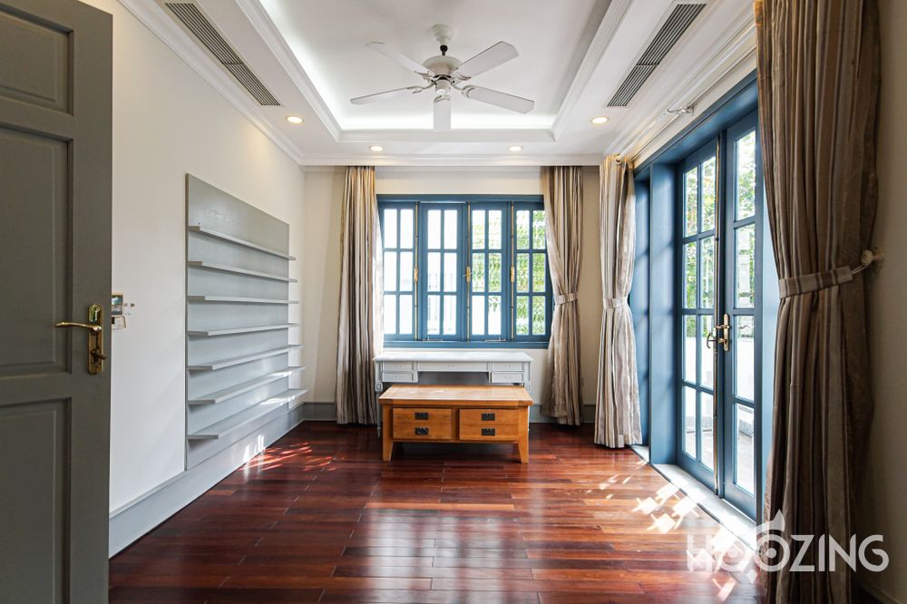 6 bedrooms Villa in District 7, Ho Chi Minh, Vietnam No. 31438
