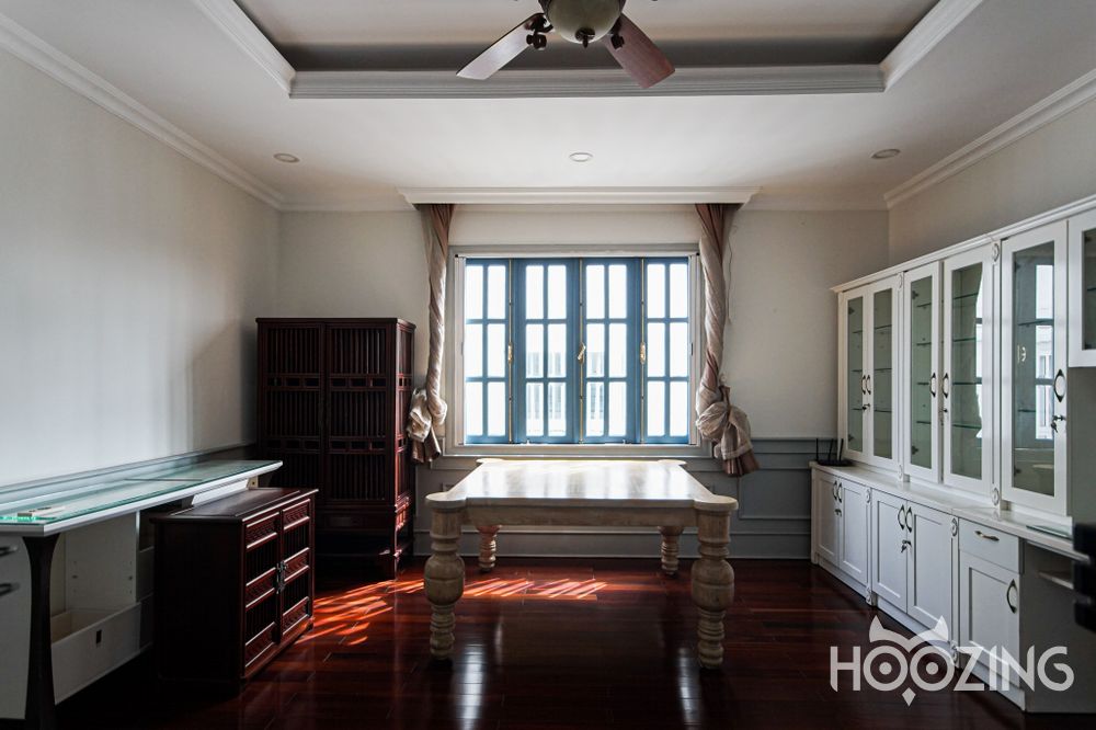 6 bedrooms Villa in District 7, Ho Chi Minh, Vietnam No. 31438