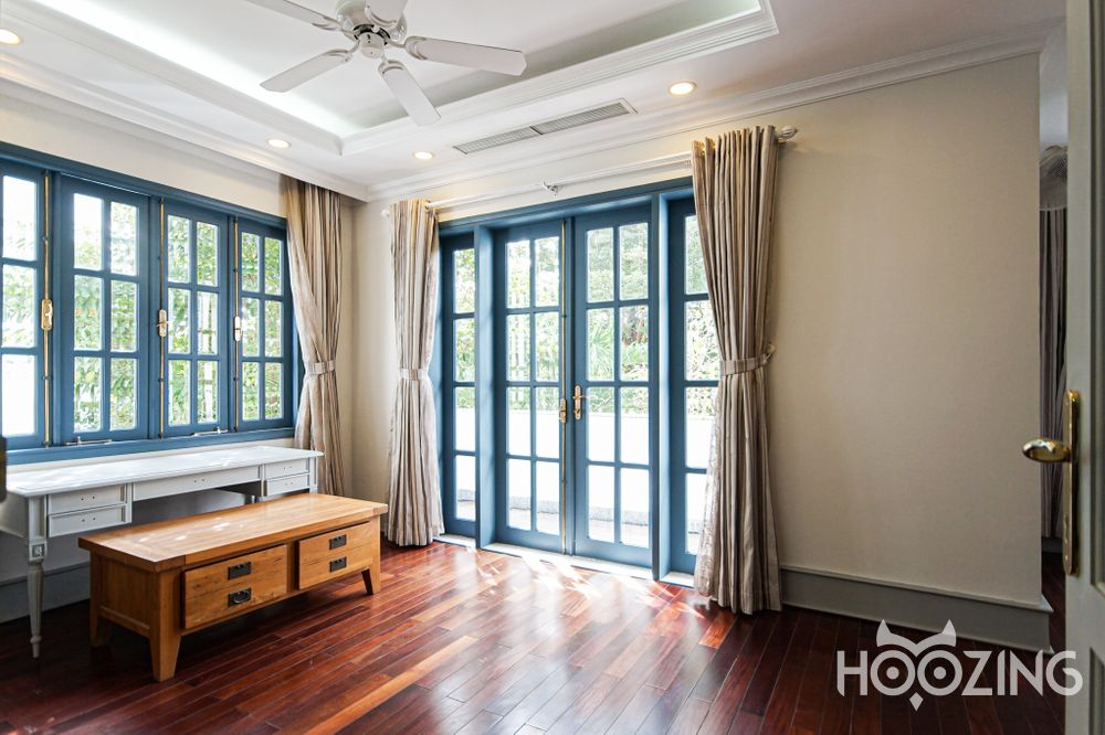 6 bedrooms Villa in District 7, Ho Chi Minh, Vietnam No. 31438