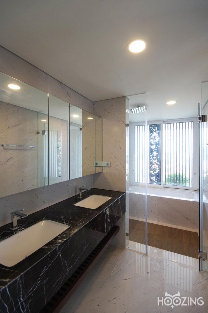 4 bedrooms Apartment in District 3, Ho Chi Minh, Vietnam No. 31479