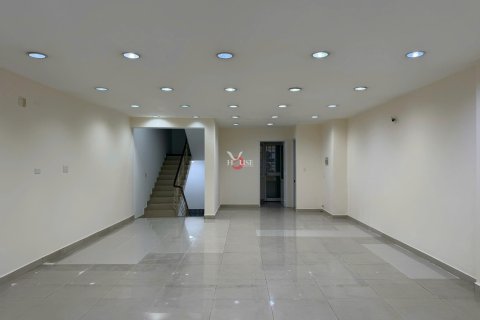 Магазин с 4 спальнями в Хошимин , № 30380 4