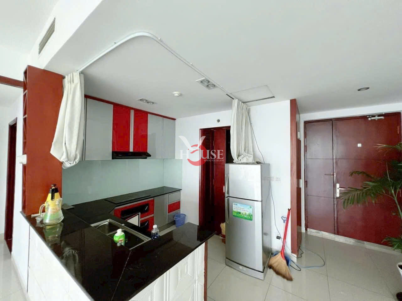 2 bedrooms Apartment in Ho Chi Minh, Vietnam No. 30423