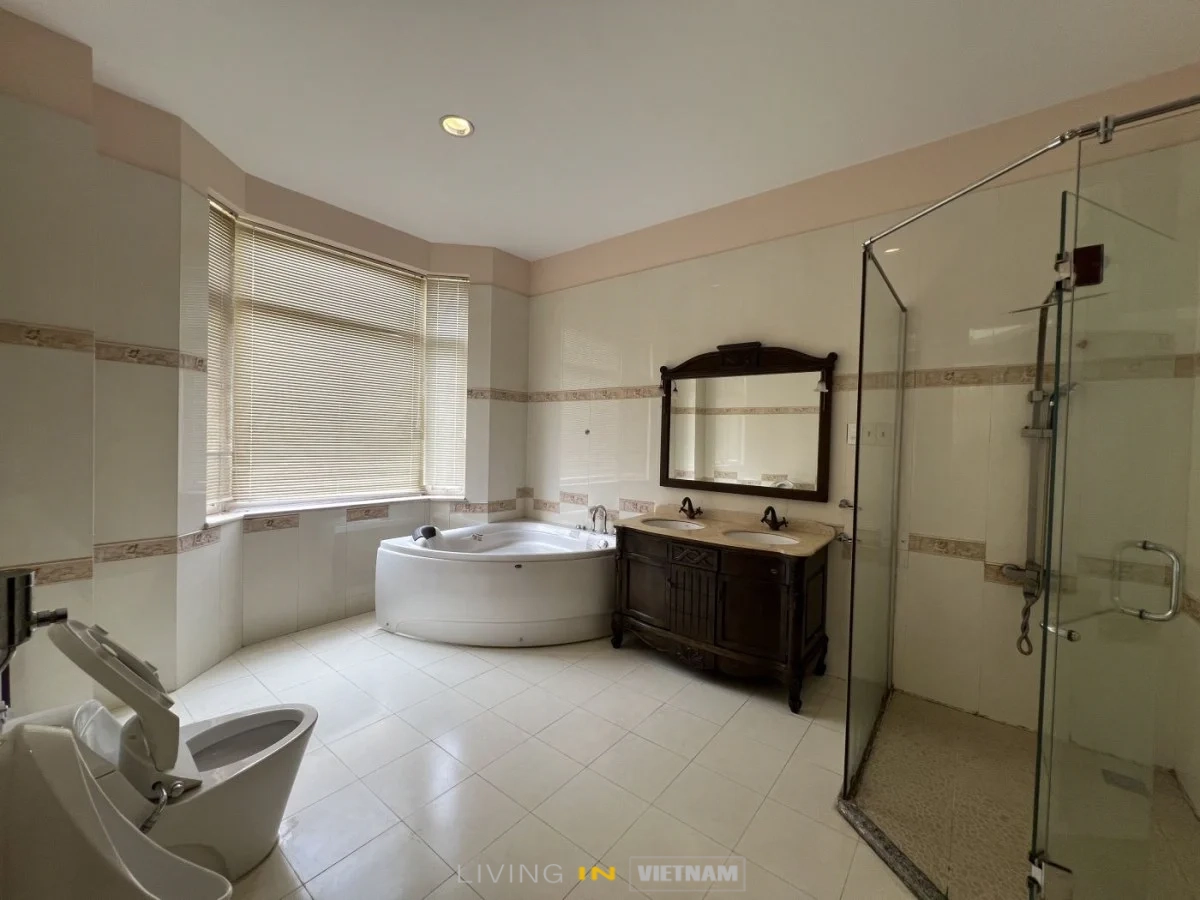 5 bedrooms Villa in Thu Duc, Ho Chi Minh, Vietnam No. 31542