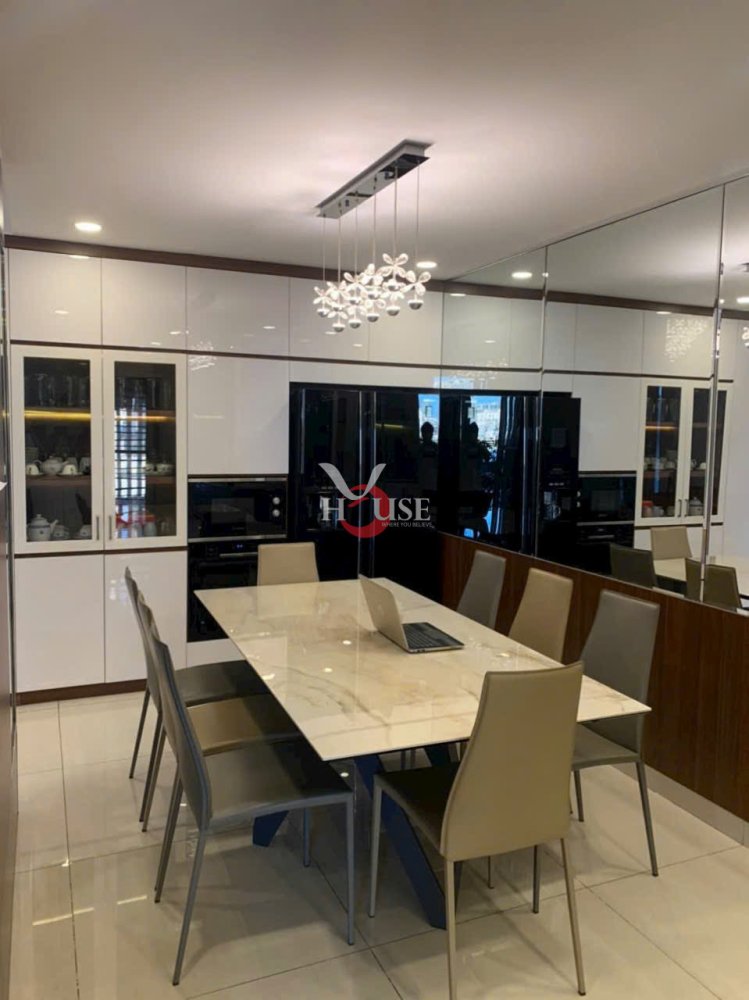 130m2 Apartment in Ho Chi Minh, Vietnam No. 31771