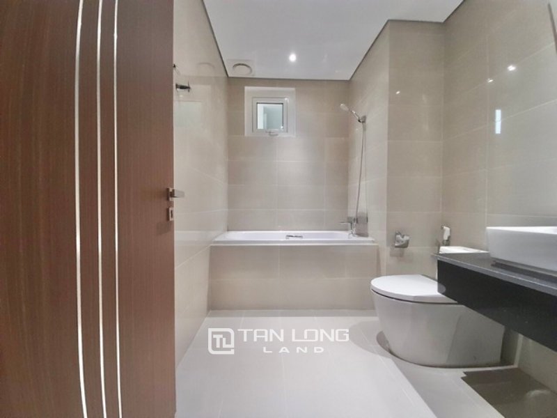3 bedrooms Apartment in Tay Ho, Ha Noi, Vietnam No. 2402