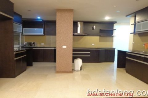 4 bedrooms Apartment in Tay Ho, Ha Noi, No. 8672 4