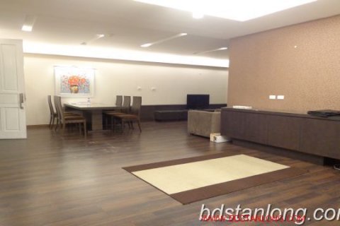 4 bedrooms Apartment in Tay Ho, Ha Noi, No. 8672 2