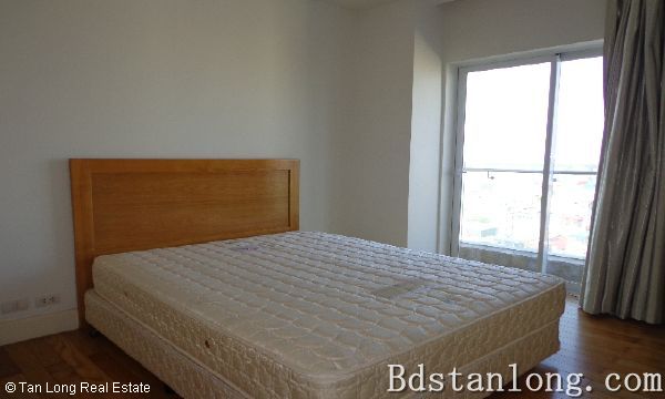 Квартира с 3 спальнями в Тэйхо, Ханой, Вьетнам № 8621