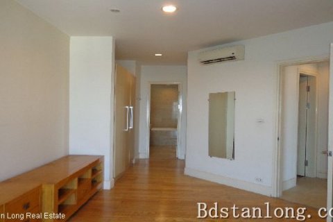 3 bedrooms Apartment in Tay Ho, Ha Noi,  No. 8621 6