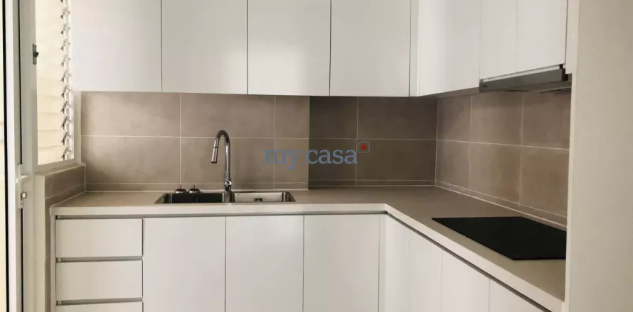 Квартира с 3 спальнями в Тхудык, Хошимин ,  № 12415