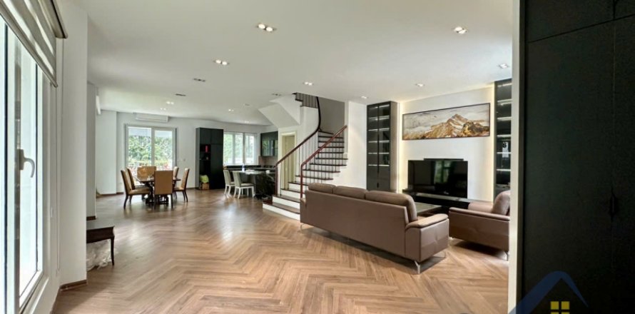 4 bedrooms Apartment in Ha Noi,  No. 26399