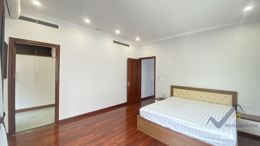4 bedrooms Villa in Long Bien, Ha Noi, Vietnam No. 19635