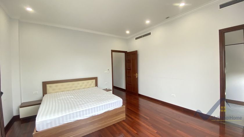4 bedrooms Villa in Long Bien, Ha Noi, Vietnam No. 19635