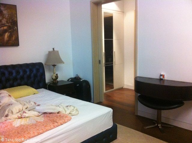 4 bedrooms Apartment in Cau Giay, Ha Noi, Vietnam No. 1914