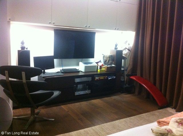 4 bedrooms Apartment in Cau Giay, Ha Noi, Vietnam No. 1914