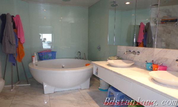 4 bedrooms Apartment in Tay Ho, Ha Noi, Vietnam No. 8644