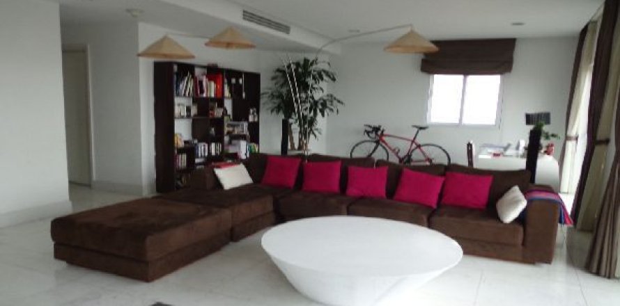4 bedrooms Apartment in Tay Ho, Ha Noi, No. 8644