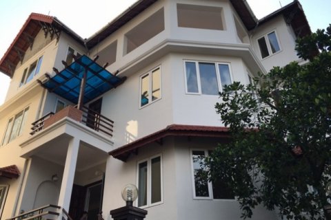 4 bedrooms Villa in Tay Ho, Ha Noi,  No. 4221