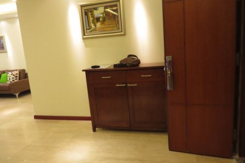 3 bedrooms Apartment in Tay Ho, Ha Noi, No. 6326 5