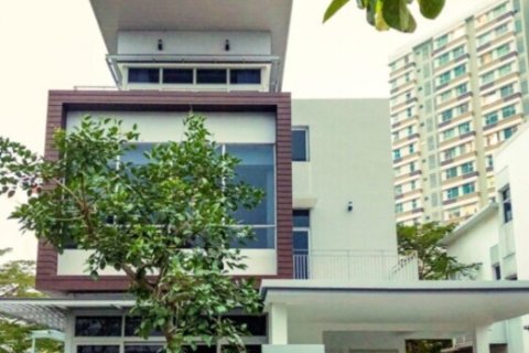 4 bedrooms House in Ho Chi Minh,  No. 27232