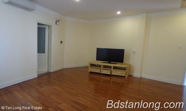 3 bedrooms Apartment in Tay Ho, Ha Noi, Vietnam No. 8153