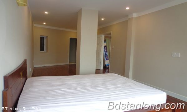 3 bedrooms Apartment in Tay Ho, Ha Noi, Vietnam No. 8153