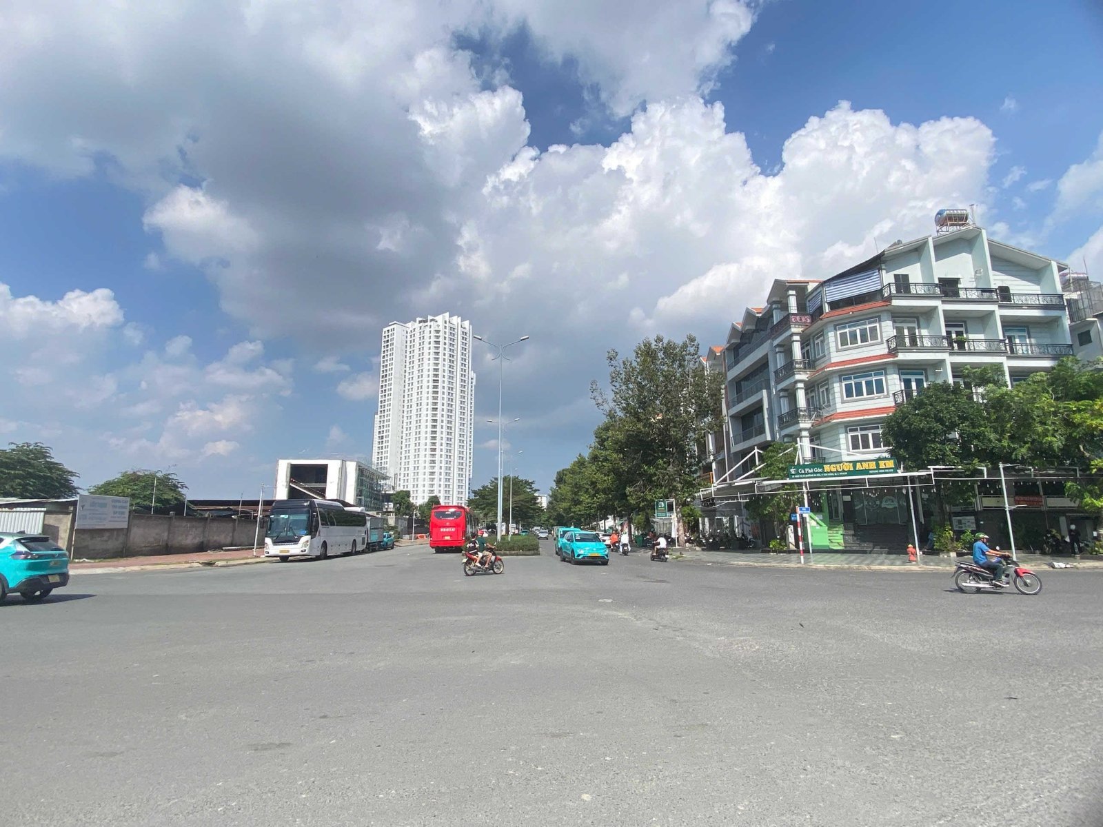 200m2 Apartment in Ho Chi Minh, Vietnam No. 30285
