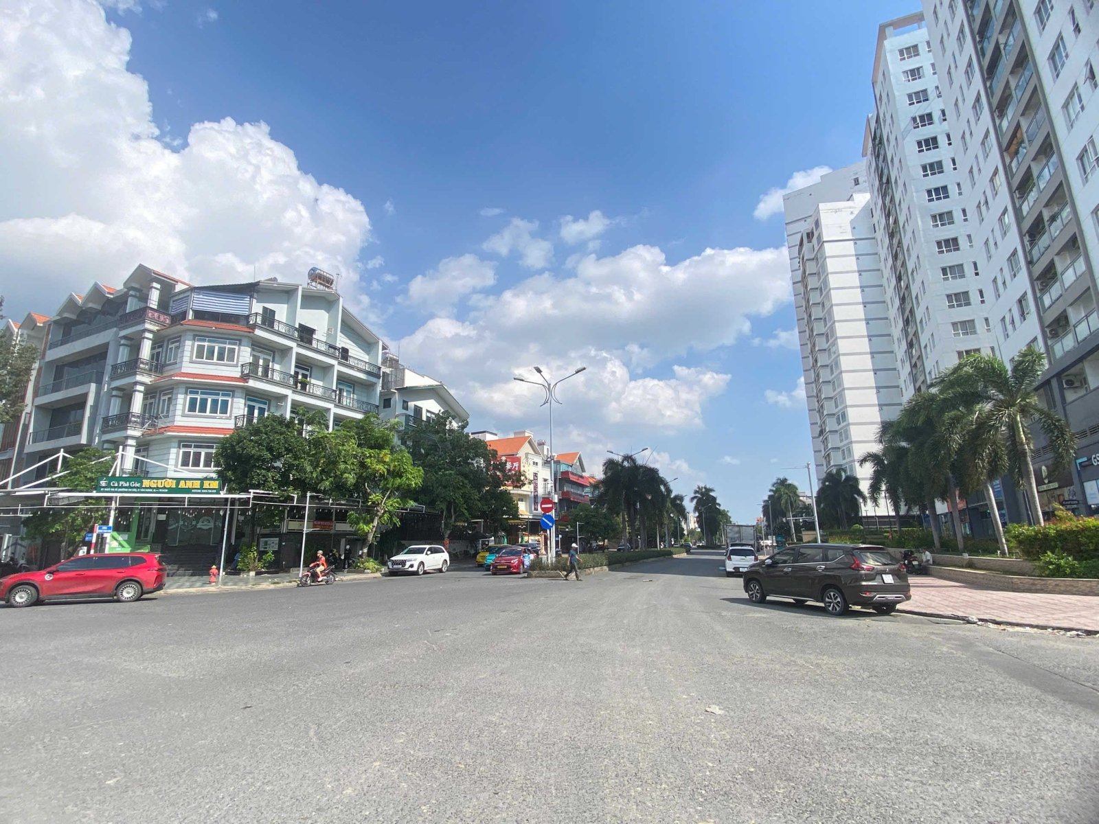 200m2 Apartment in Ho Chi Minh, Vietnam No. 30285