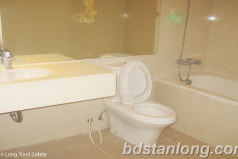 3 bedrooms Apartment in Dong Da, Ha Noi, No. 8226 7