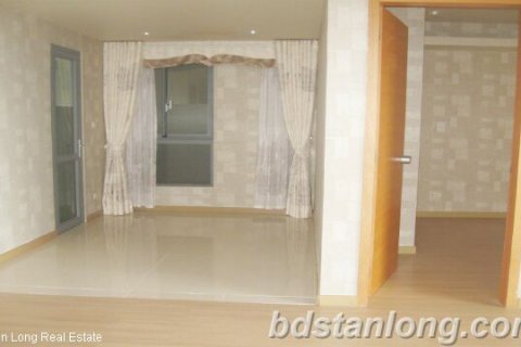 3 bedrooms Apartment in Dong Da, Ha Noi,  No. 8229