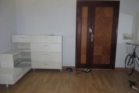 Квартира с 3 спальнями в Тэйхо, Ханой ,  № 5846