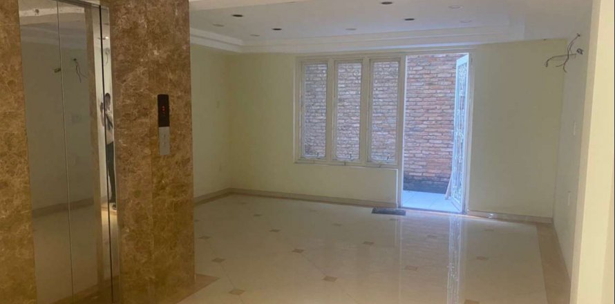 Studio Townhouse in Binh Chanh, Ho Chi Minh, No. 17238