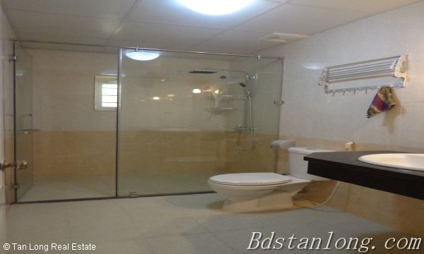 Дом с 4 спальнями в Тэйхо, Ханой, Вьетнам № 3296