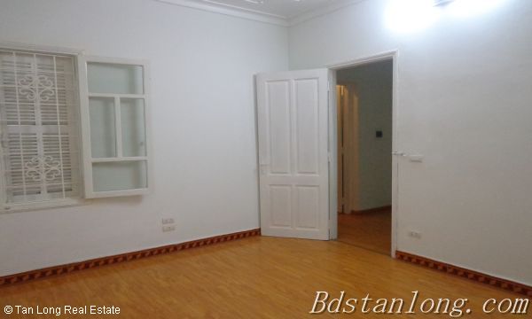 Дом с 4 спальнями в Тэйхо, Ханой, Вьетнам № 3296