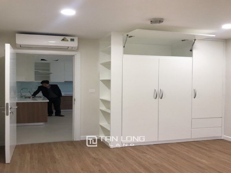 Квартира с 2 спальнями в Тэйхо, Ханой, Вьетнам № 2580