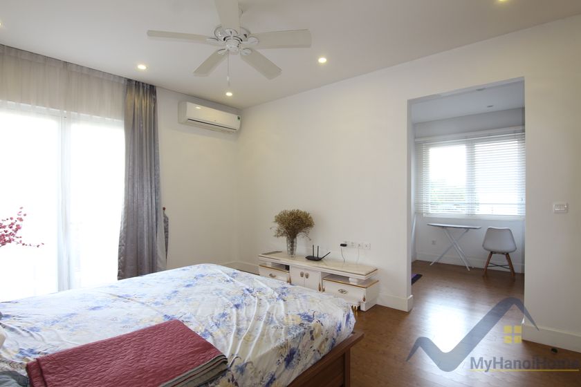 4 bedrooms Villa in Long Bien, Ha Noi, Vietnam No. 19656