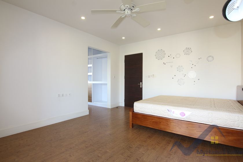 4 bedrooms Villa in Long Bien, Ha Noi, Vietnam No. 19656