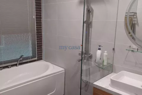 Квартира с 3 спальнями в Тхудык, Хошимин , № 12357 6