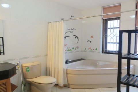 5 bedrooms Villa in Tay Ho, Ha Noi, No. 20170 15