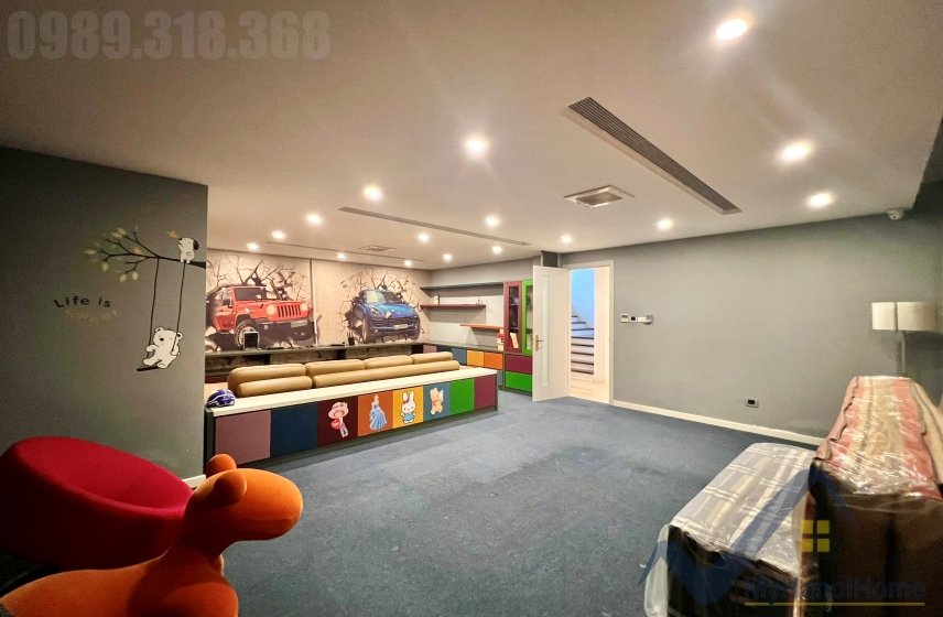 Вилла с 4 спальнями в Лонгбьен, Ханой, Вьетнам № 26509