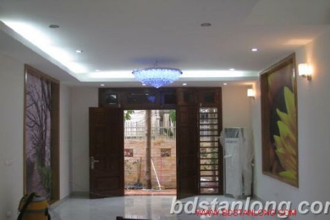 4 bedrooms House in Tay Ho, Ha Noi, No. 8709 9