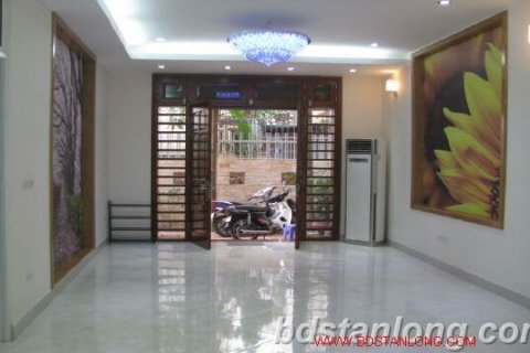 4 bedrooms House in Tay Ho, Ha Noi, No. 8709 4