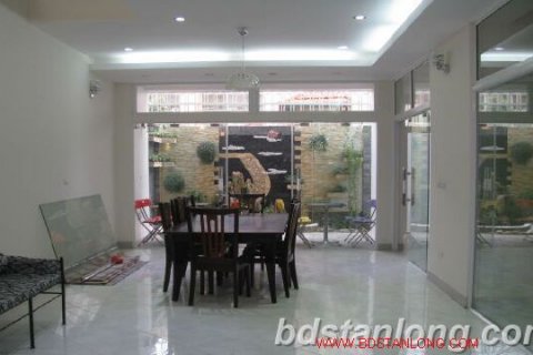 4 bedrooms House in Tay Ho, Ha Noi, No. 8709 8
