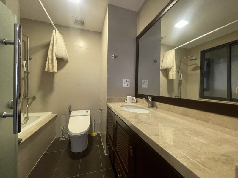 3 bedrooms Apartment in Tay Ho, Ha Noi, Vietnam No. 2092