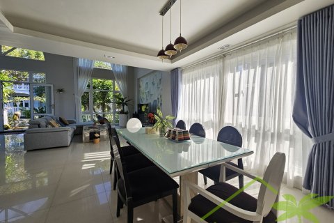 4 bedrooms Villa in Nha Trang, No. 28580 8