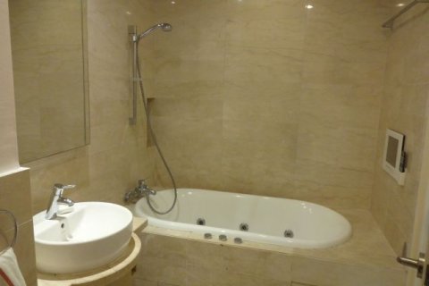 Квартира с 2 спальнями в Тэйхо, Ханой , № 6133 11