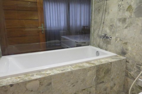 1 bedroom Apartment in Dong Da, Ha Noi, No. 6135 7