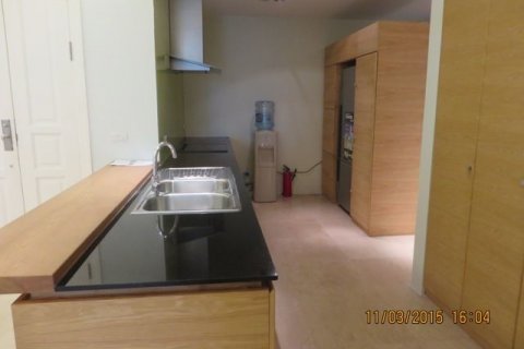Квартира с 3 спальнями в Тэйхо, Ханой , № 6097 2
