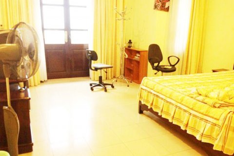 4 bedrooms Villa in Tay Ho, Ha Noi, No. 6956 8