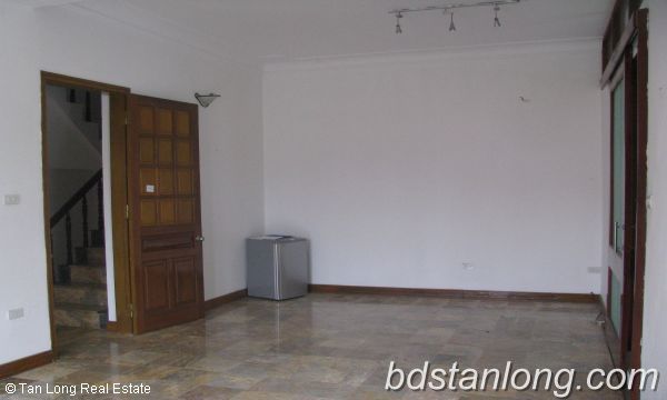 Вилла с 4 спальнями в Тэйхо, Ханой, Вьетнам № 7333